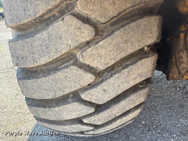 image for item FI0007 1976 Caterpillar 621B conventional scraper 