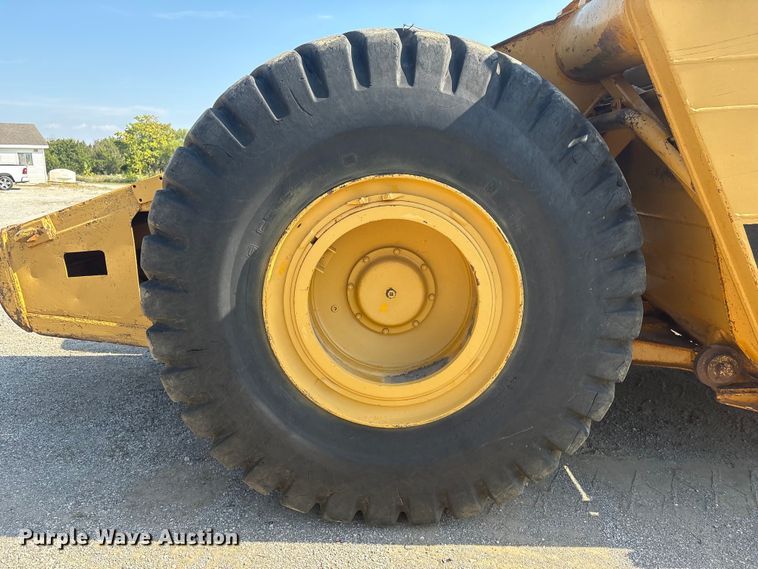image for item FI0007 1976 Caterpillar 621B conventional scraper 