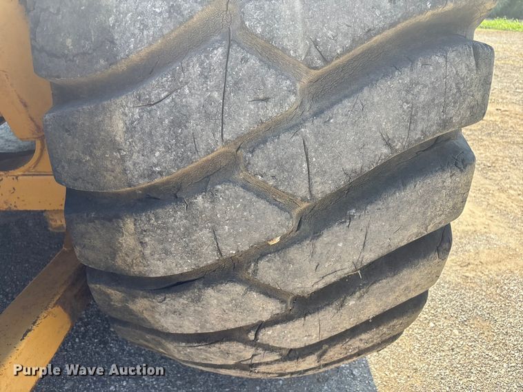 image for item FI0007 1976 Caterpillar 621B conventional scraper 