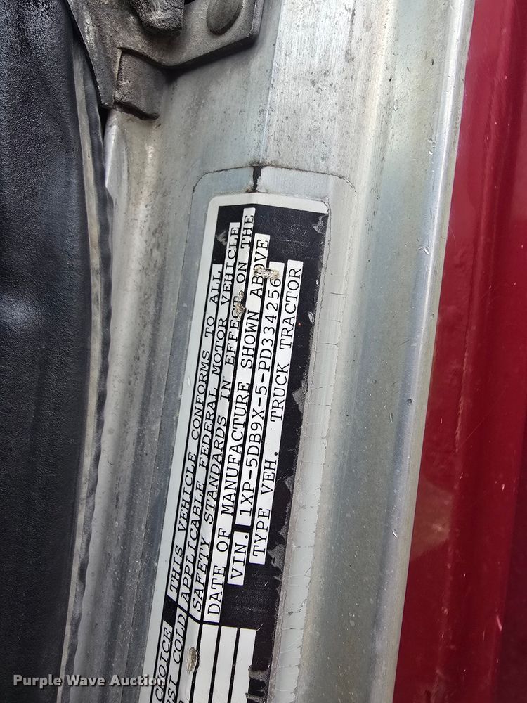 image for item FI0008 1993 Peterbilt 379 dump truck