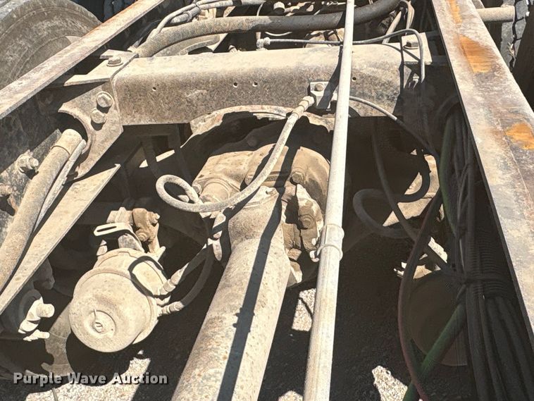 image for item FI0008 1993 Peterbilt 379 dump truck