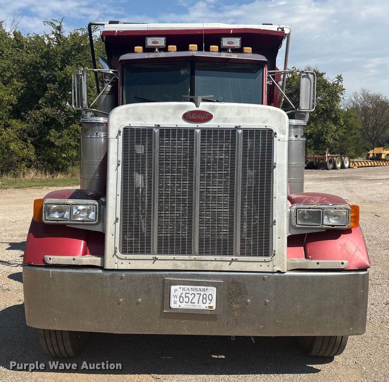 image for item FI0008 1993 Peterbilt 379 dump truck