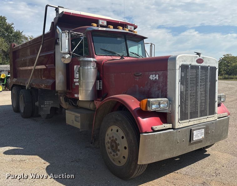 image for item FI0008 1993 Peterbilt 379 dump truck