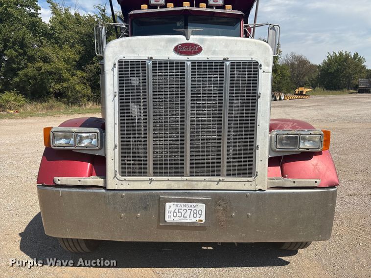 image for item FI0008 1993 Peterbilt 379 dump truck