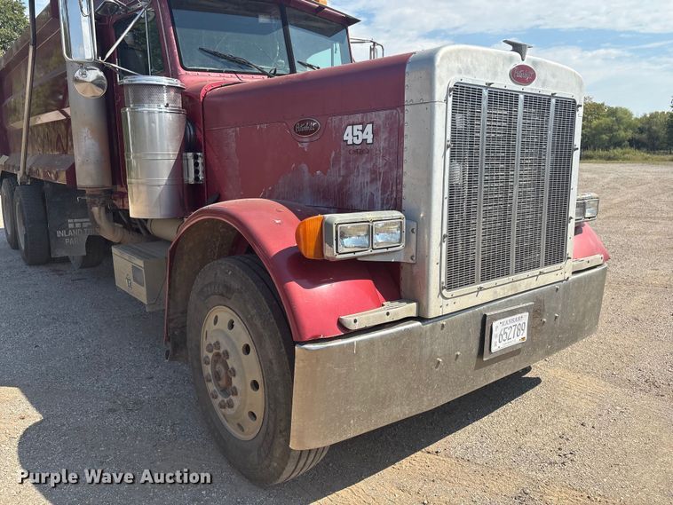 image for item FI0008 1993 Peterbilt 379 dump truck