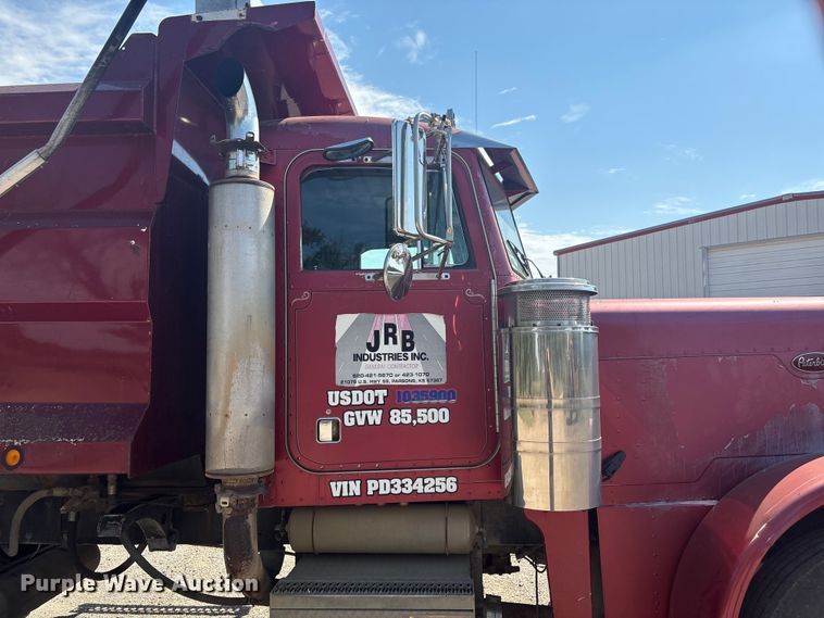 image for item FI0008 1993 Peterbilt 379 dump truck