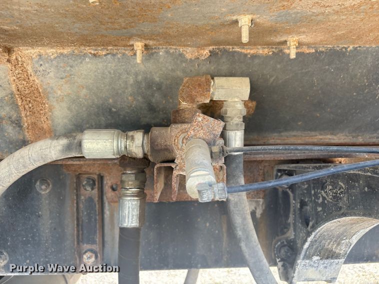 image for item FI0008 1993 Peterbilt 379 dump truck