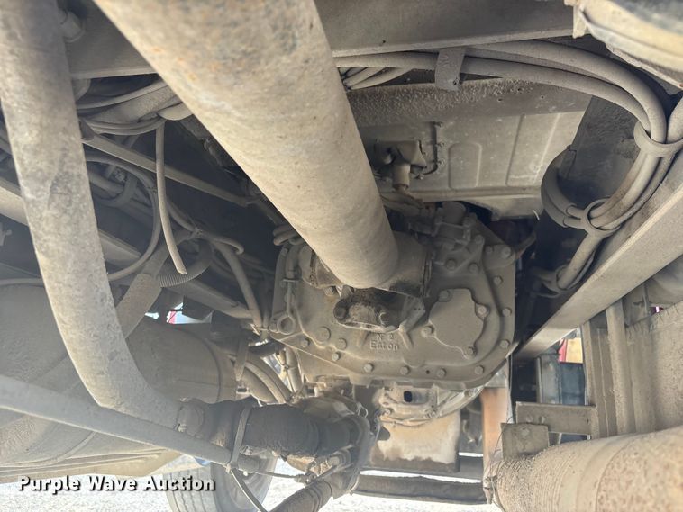 image for item FI0008 1993 Peterbilt 379 dump truck