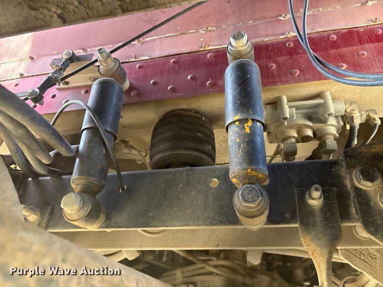 image for item FI0008 1993 Peterbilt 379 dump truck