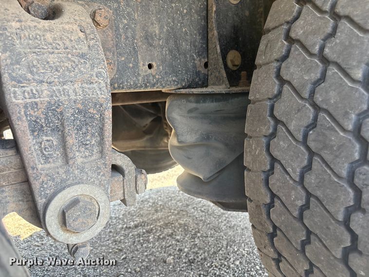 image for item FI0008 1993 Peterbilt 379 dump truck