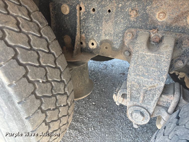 image for item FI0008 1993 Peterbilt 379 dump truck