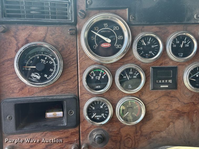 image for item FI0008 1993 Peterbilt 379 dump truck