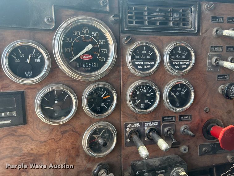 image for item FI0008 1993 Peterbilt 379 dump truck