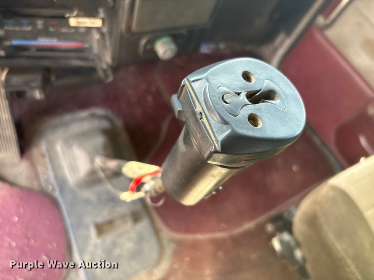 image for item FI0008 1993 Peterbilt 379 dump truck