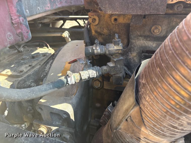 image for item FI0008 1993 Peterbilt 379 dump truck