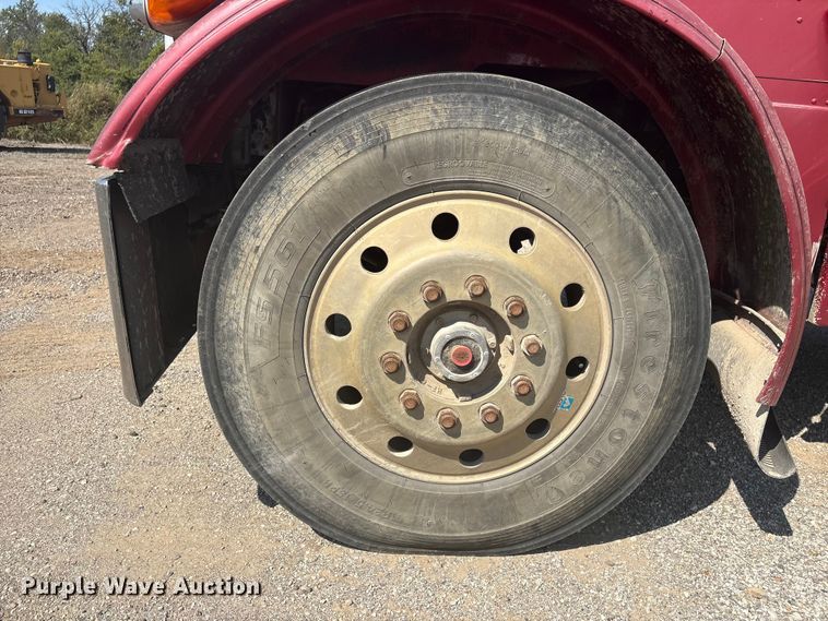 image for item FI0008 1993 Peterbilt 379 dump truck