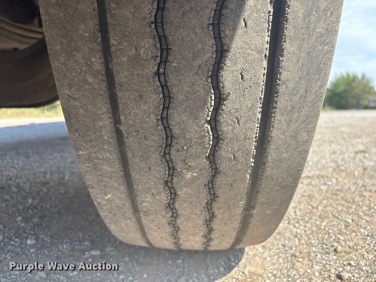 image for item FI0008 1993 Peterbilt 379 dump truck