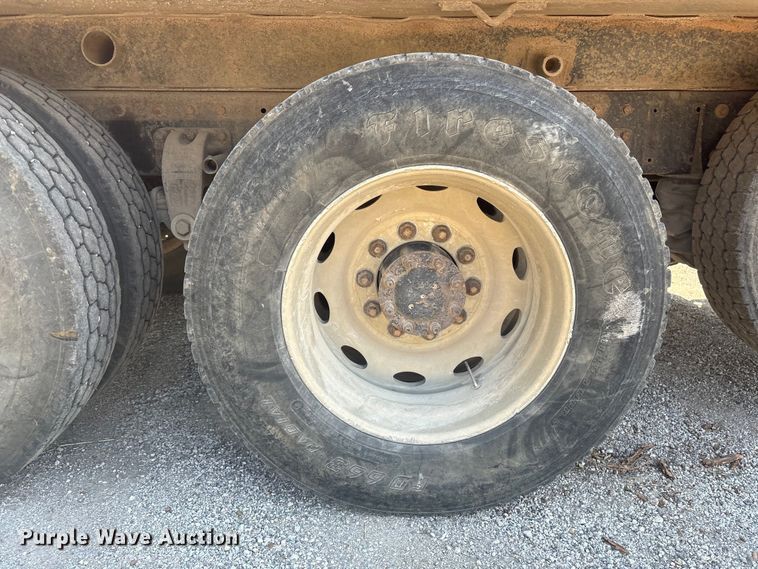 image for item FI0008 1993 Peterbilt 379 dump truck