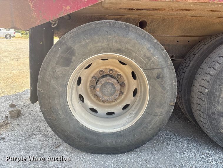 image for item FI0008 1993 Peterbilt 379 dump truck