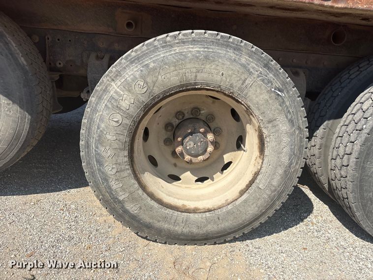 image for item FI0008 1993 Peterbilt 379 dump truck