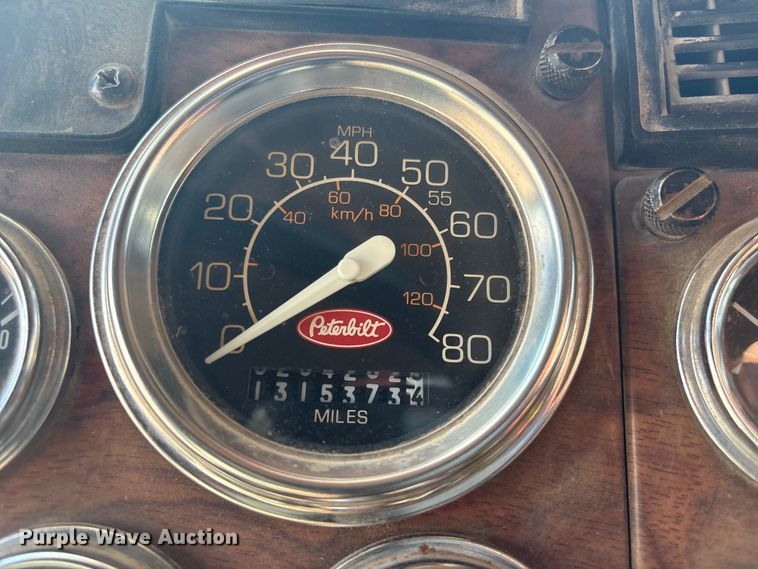 image for item FI0008 1993 Peterbilt 379 dump truck