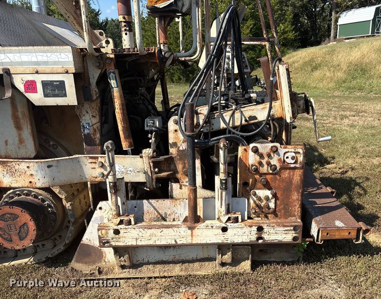 image for item FI0010 1996 Cedarapids CR361 paver