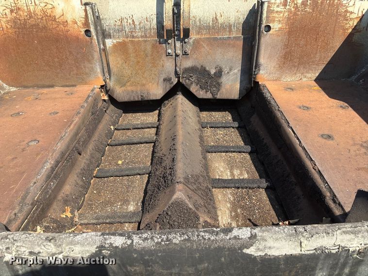 image for item FI0010 1996 Cedarapids CR361 paver