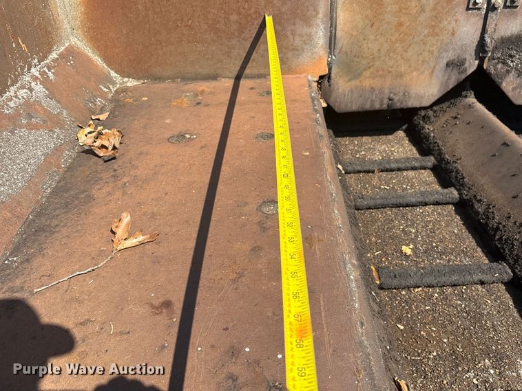 image for item FI0010 1996 Cedarapids CR361 paver