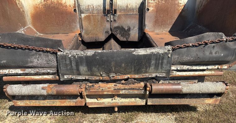 image for item FI0010 1996 Cedarapids CR361 paver