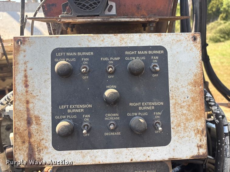 image for item FI0010 1996 Cedarapids CR361 paver