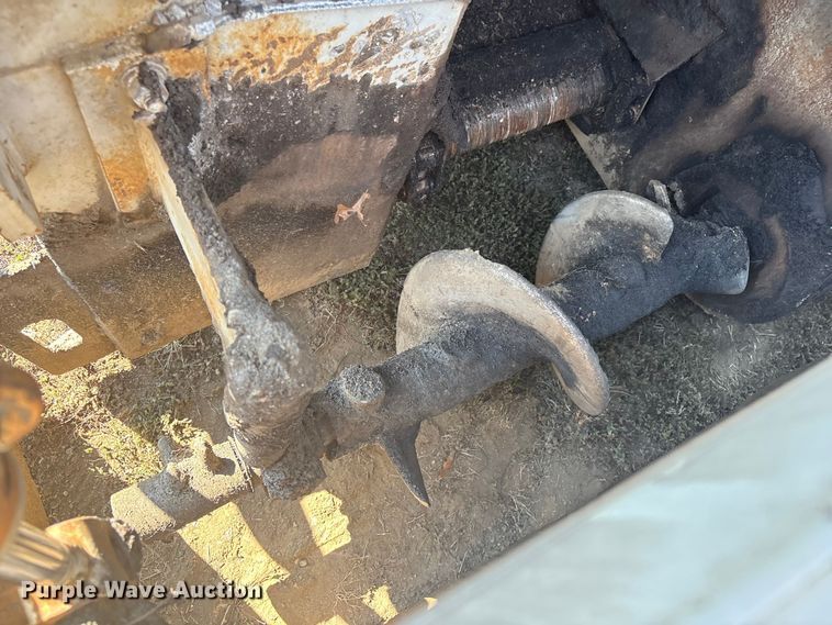 image for item FI0010 1996 Cedarapids CR361 paver