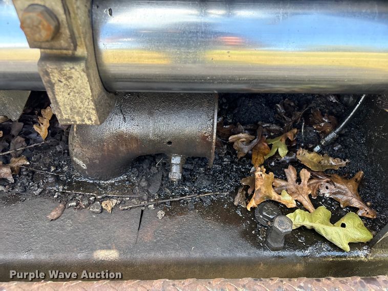 image for item FI0010 1996 Cedarapids CR361 paver