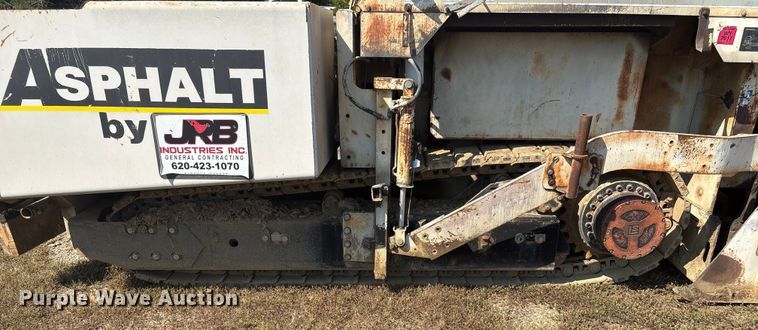 image for item FI0010 1996 Cedarapids CR361 paver