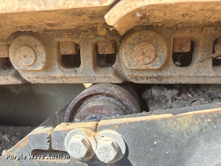 image for item FI0010 1996 Cedarapids CR361 paver