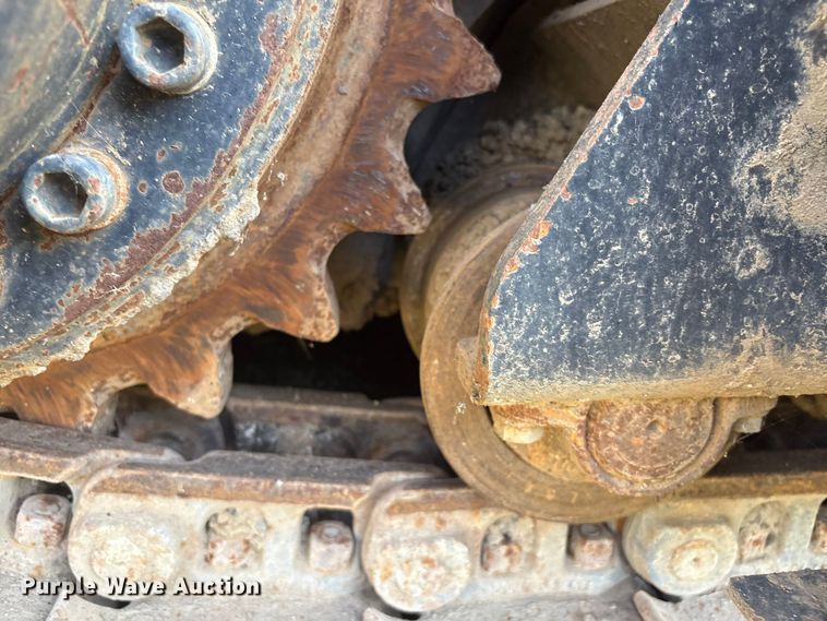 image for item FI0010 1996 Cedarapids CR361 paver