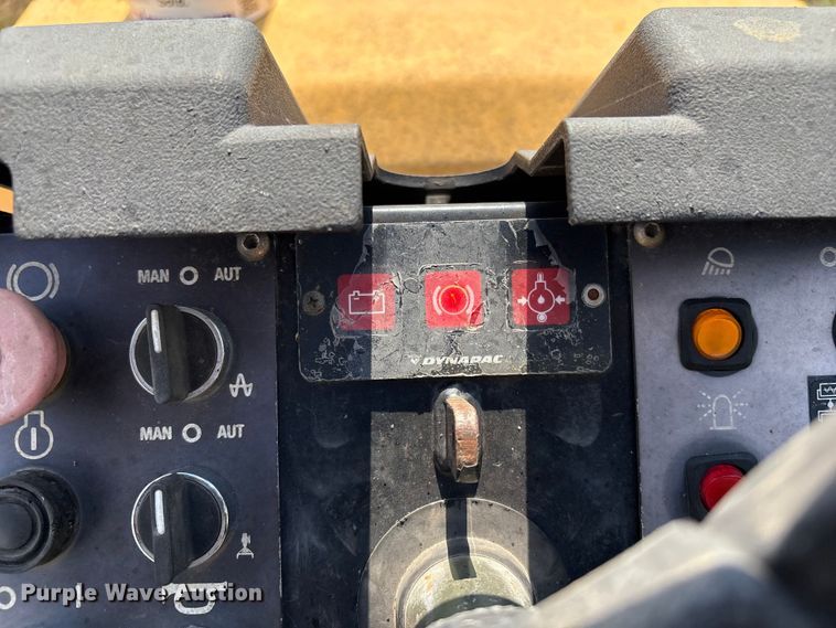 image for item FI0011 1999 Dynapac CC102 double drum vibratory roller