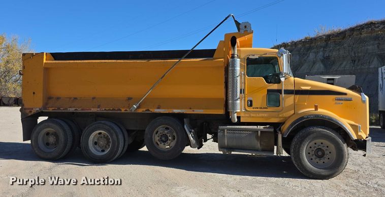 image for item FI0603 2005 Kenworth T800 dump truck