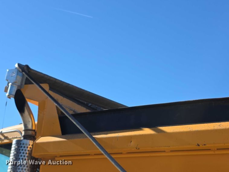 image for item FI0603 2005 Kenworth T800 dump truck