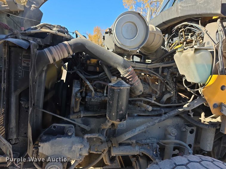 image for item FI0603 2005 Kenworth T800 dump truck