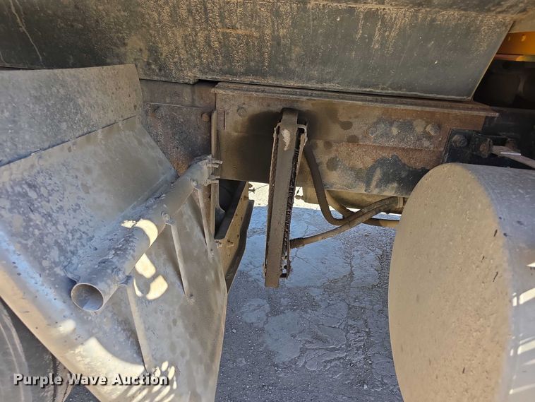 image for item FI0603 2005 Kenworth T800 dump truck