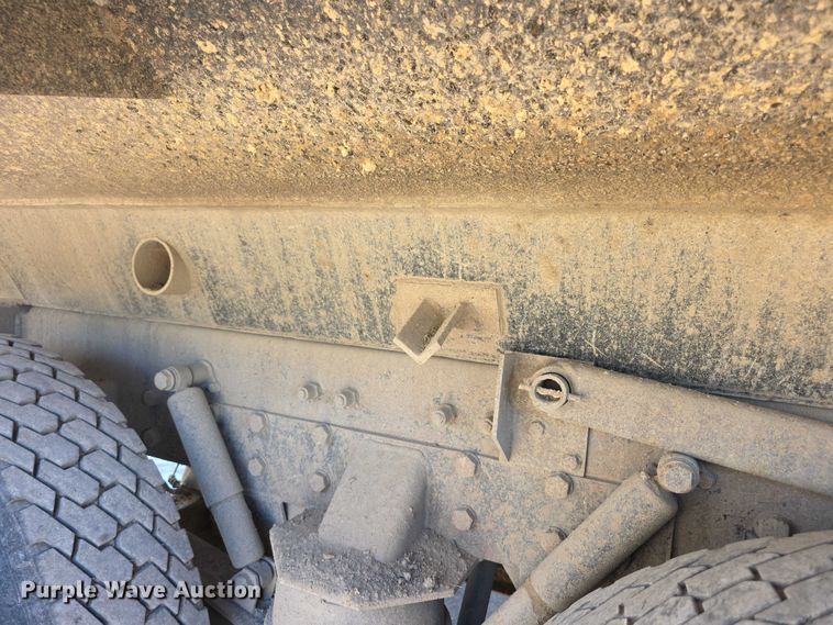 image for item FI0603 2005 Kenworth T800 dump truck