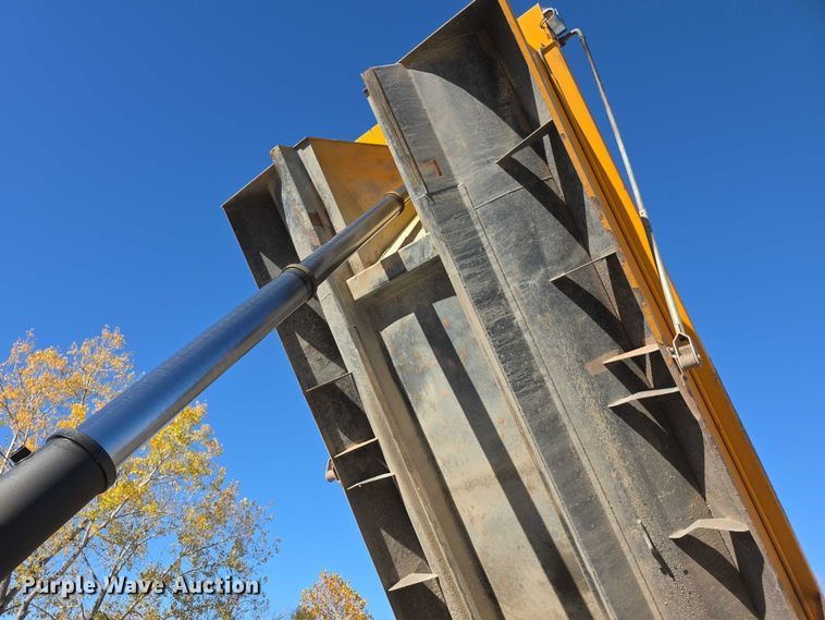 image for item FI0603 2005 Kenworth T800 dump truck