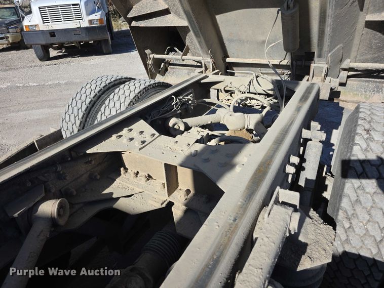 image for item FI0603 2005 Kenworth T800 dump truck