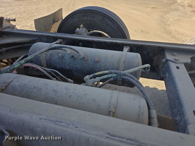 image for item FI0603 2005 Kenworth T800 dump truck