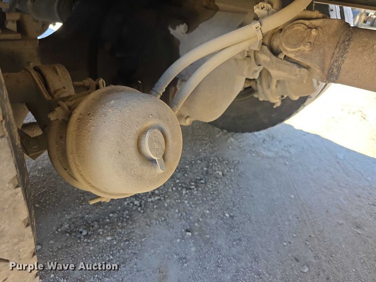 image for item FI0603 2005 Kenworth T800 dump truck