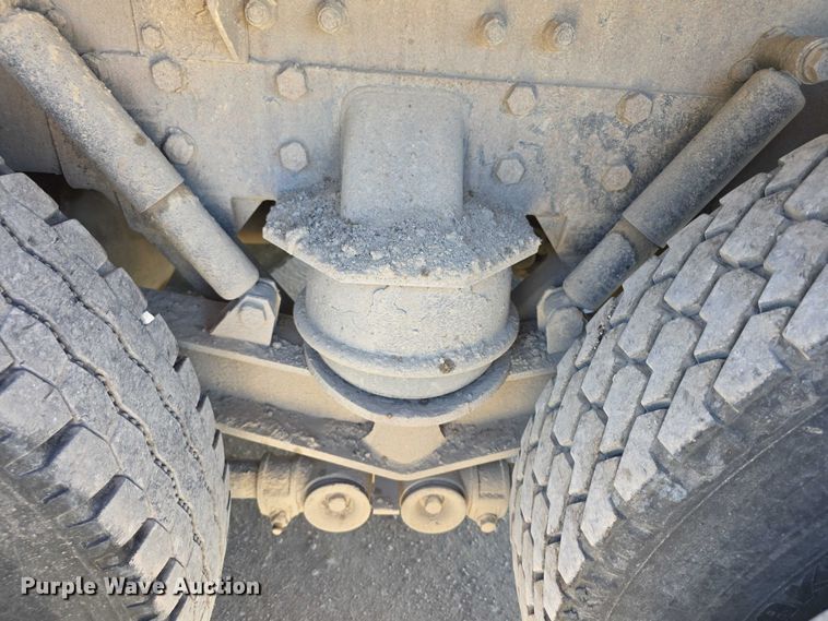 image for item FI0603 2005 Kenworth T800 dump truck