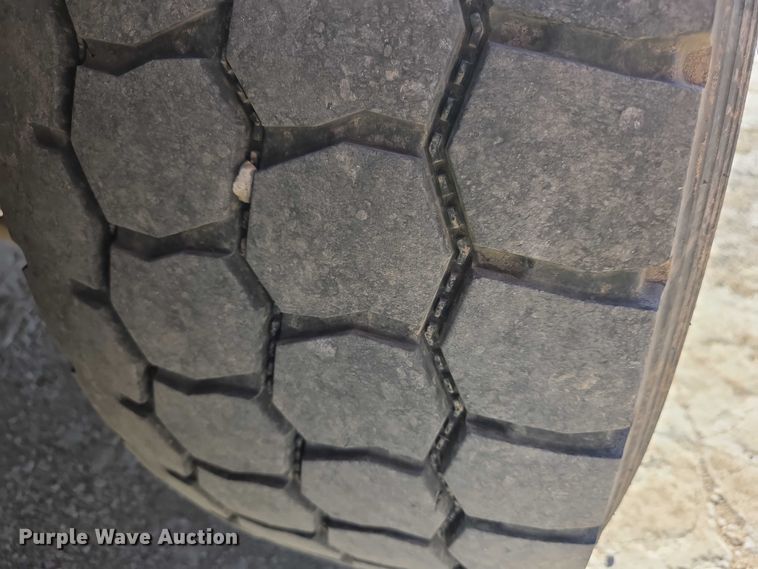 image for item FI0603 2005 Kenworth T800 dump truck