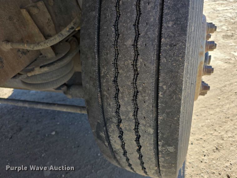 image for item FI0603 2005 Kenworth T800 dump truck