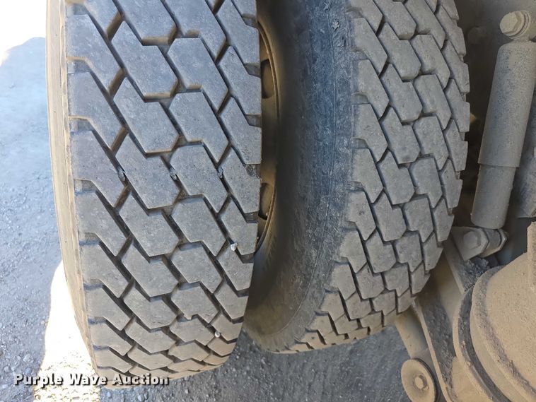 image for item FI0603 2005 Kenworth T800 dump truck