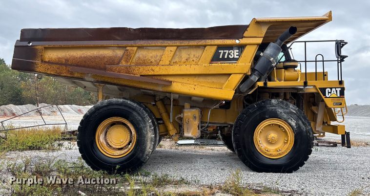 image for item FI1505 2005 Caterpillar 773E haul truck